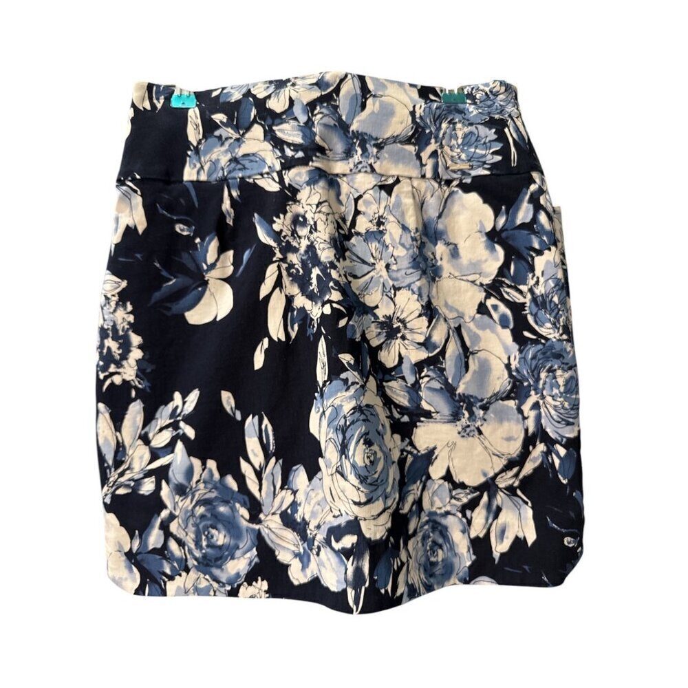SC & CO Rayon/Nylon Navy Blue Floral Skort Size Small with Pockets Pre-Owned EUC - Picture 2 of 9